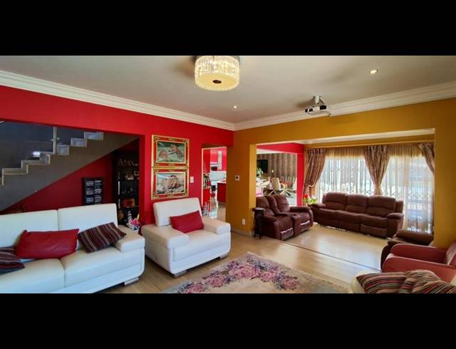 5 BEDROOM HOUSE FOR SALE IN PARKHAVEN
